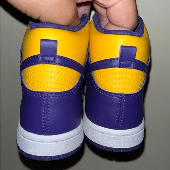 Nike Dunk High Lakers - Picture 2 of 7
